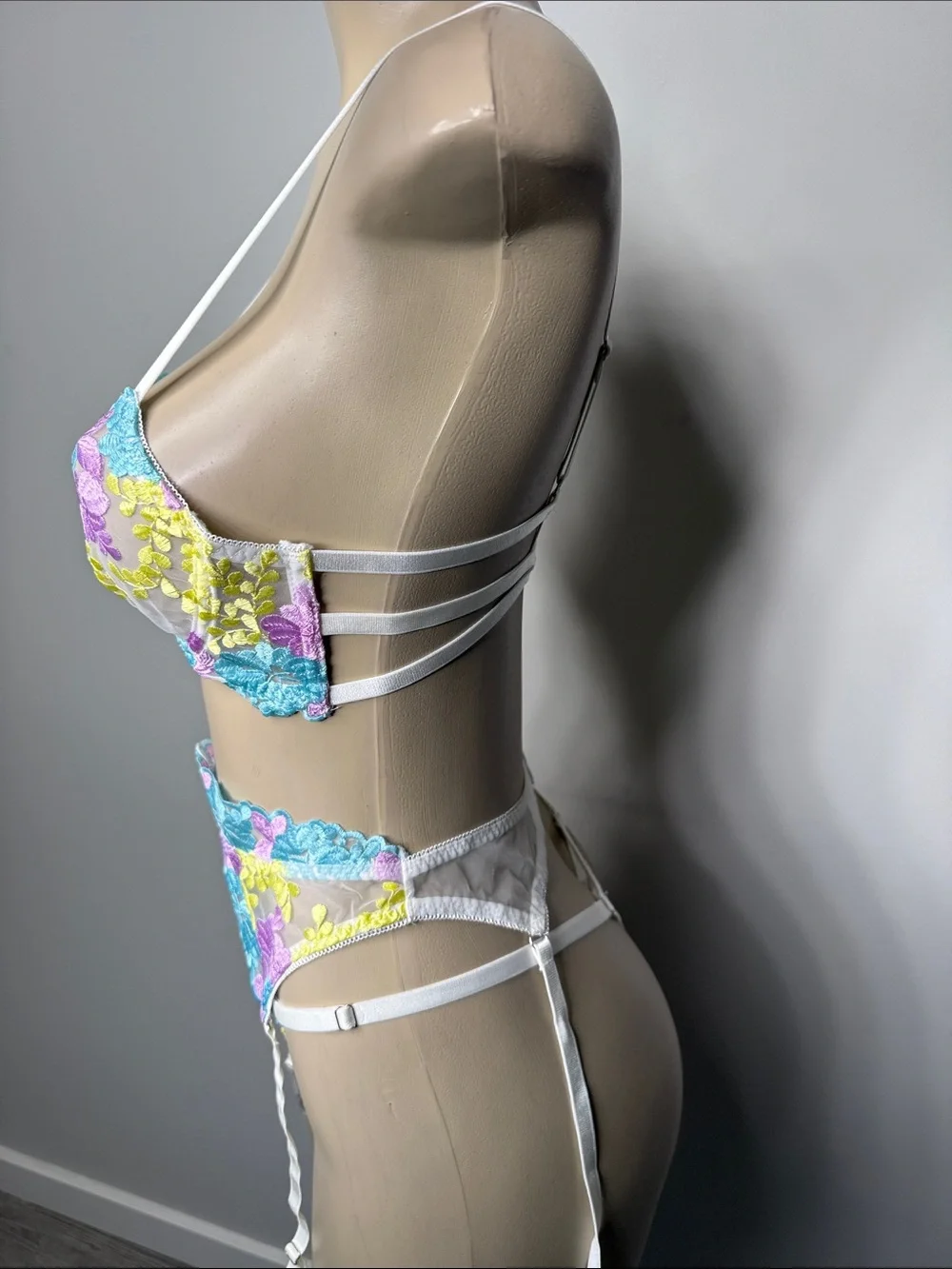Delicate Floral Lace Bra & Garter Set - Pastel Multi